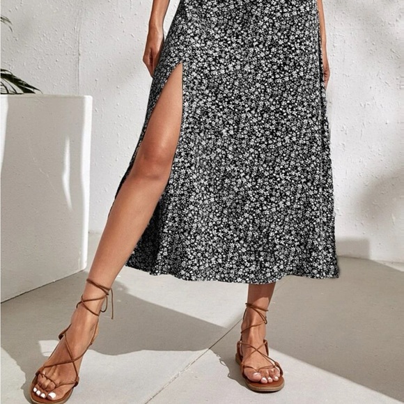 NWOT Ditsy High Waist Floral Split Skirt - Picture 5 of 5